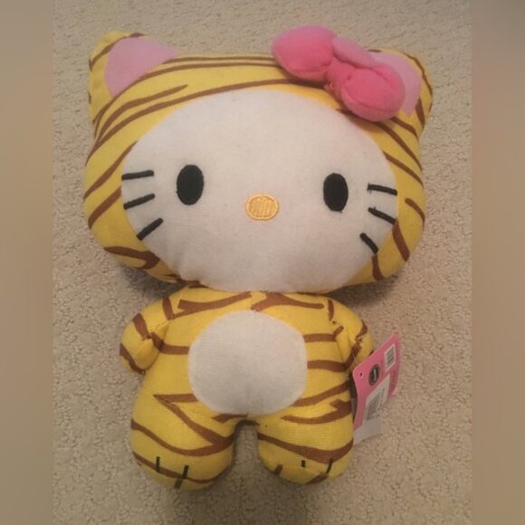 Hello Kitty Plush Animal - Picture 4 of 7